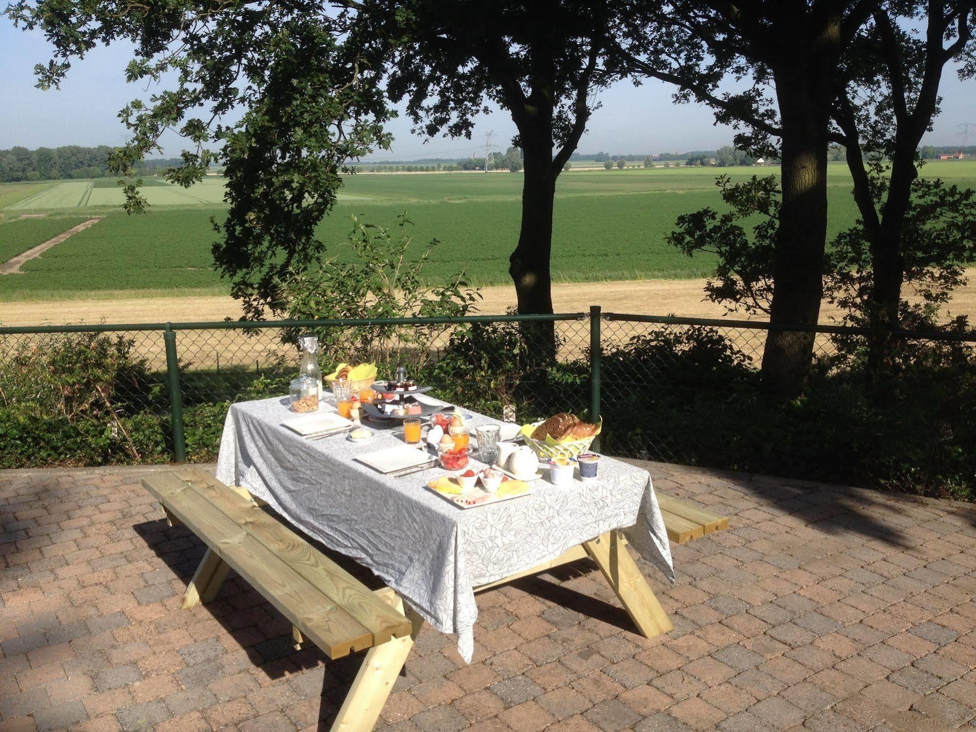 B&B Op De Brabantse Wal Halsteren Екстер'єр фото