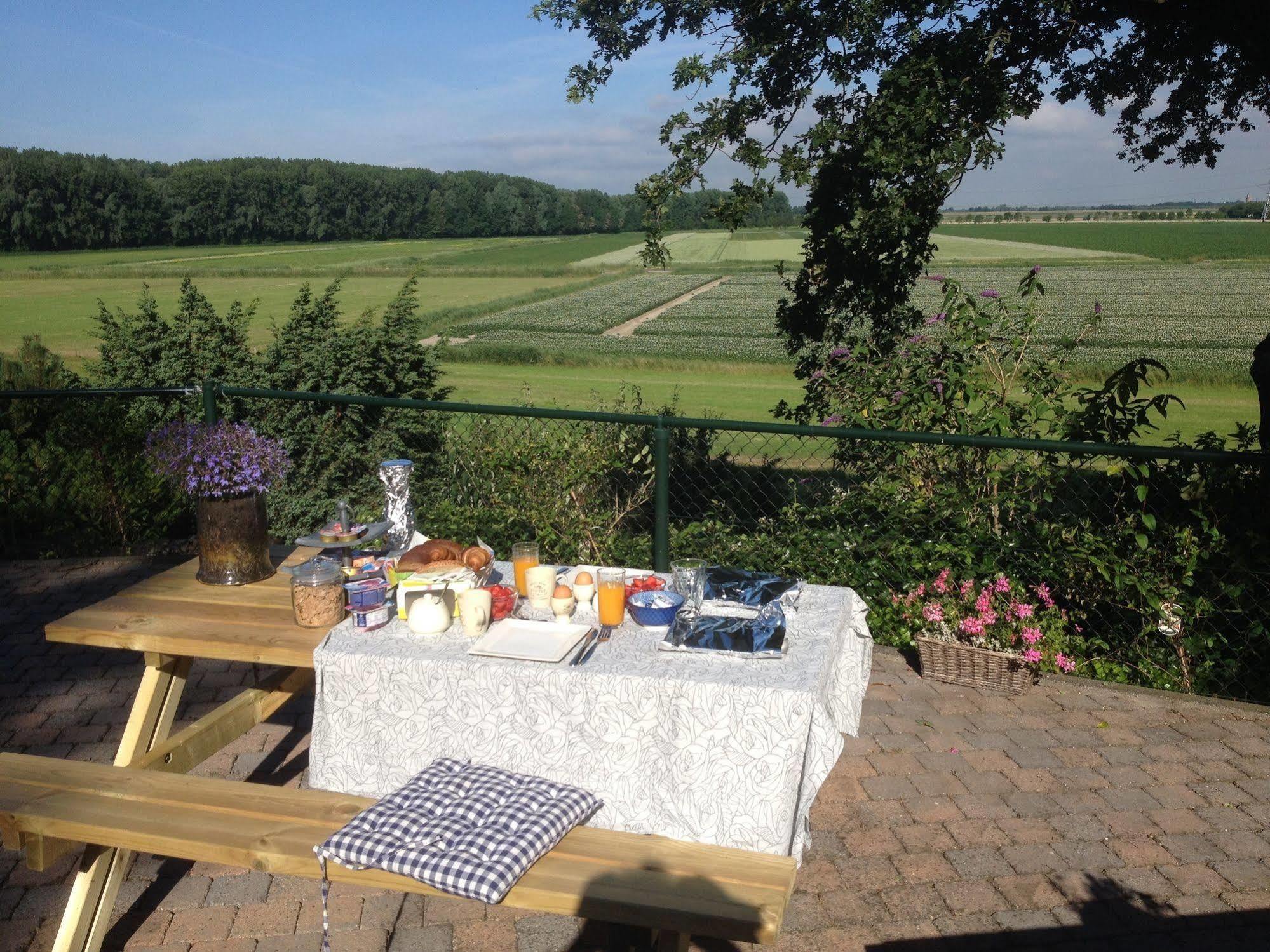 B&B Op De Brabantse Wal Halsteren Екстер'єр фото